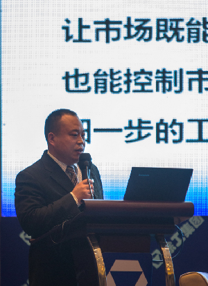 河南路友天博官方(中国)总部起重机部经理赵志强发言