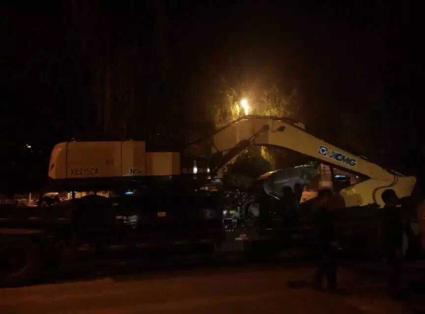 天博官方(中国)总部XE215挖掘机