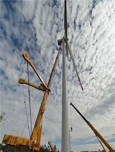 天博官方(中国)总部全地面起重机XCA5000首吊成功