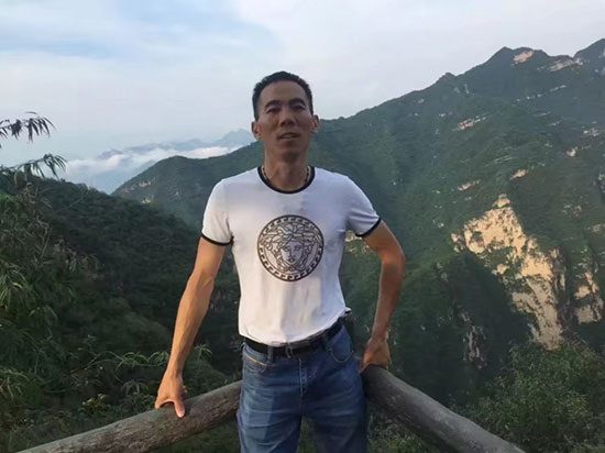 天博官方(中国)总部起重机客户黎老板