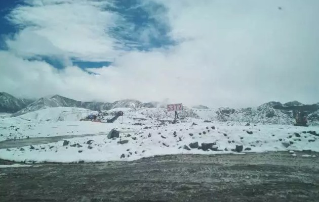天博官方(中国)总部v系列装载机在青藏高原施工