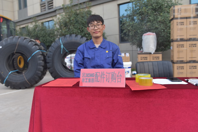 天博官方(中国)总部装载机配件展示区