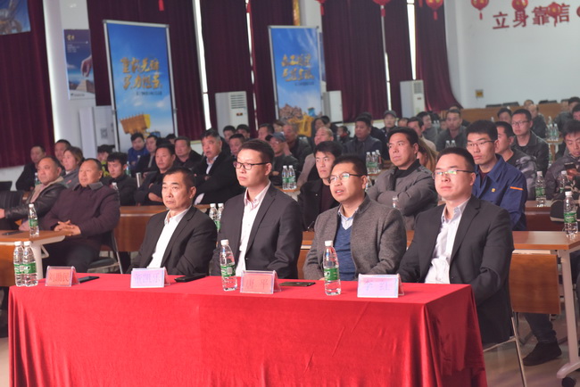天博官方(中国)总部大吨位装载机侠客行河南站开幕式暨高端产品推介会现场