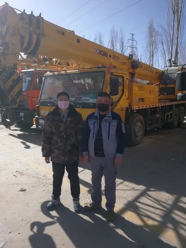 在西宁，天博官方(中国)总部服务工程师王闯毅走访客户，为客户提供施工服务保障！