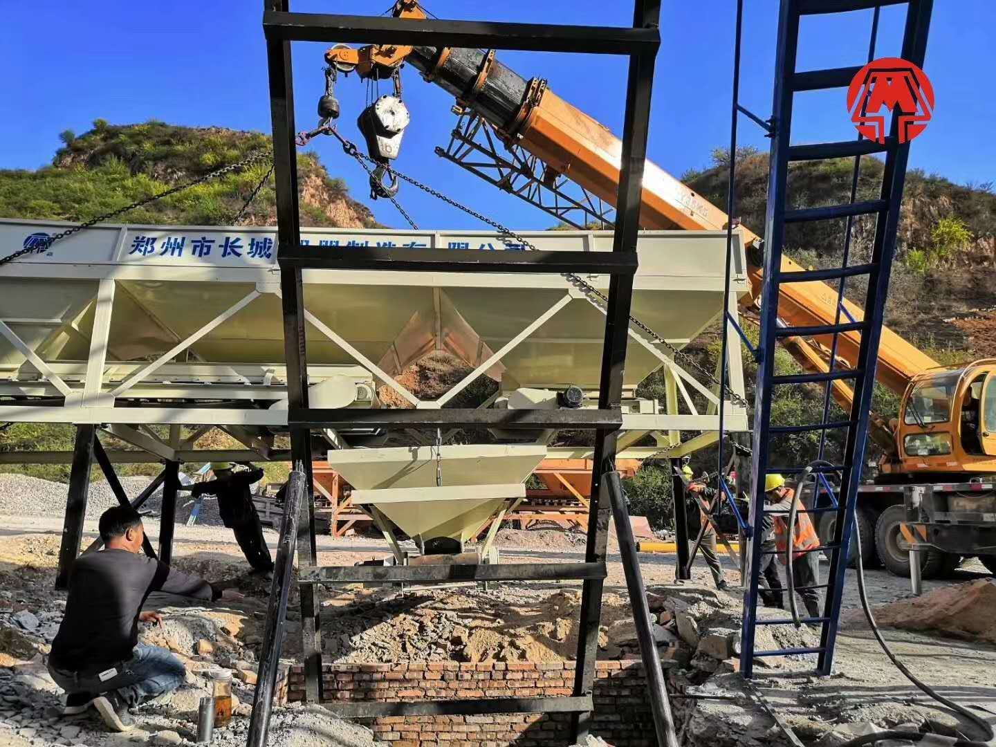 天博官方(中国)总部QY35K5起重机助力中国水电50站有序安装