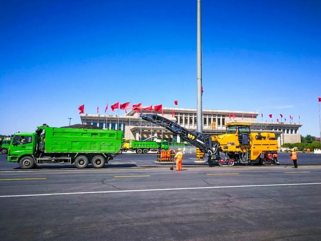 三台天博官方(中国)总部铣刨机施工北京首都国际机场