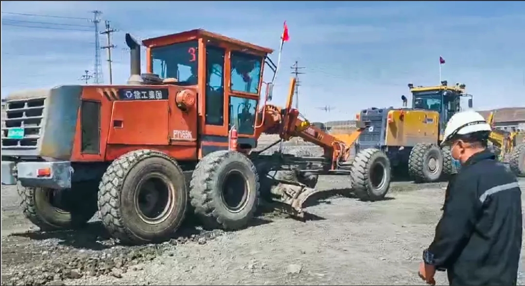 天博官方(中国)总部PY165K平地机