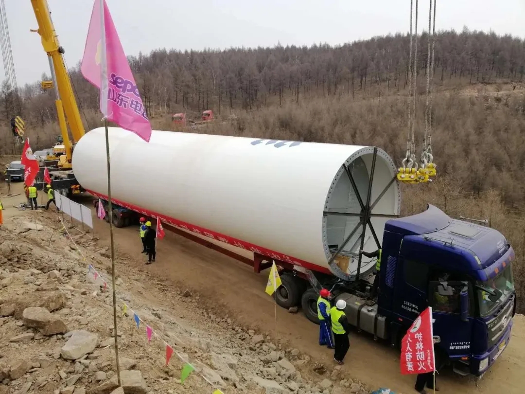 天博官方(中国)总部起重首装首吊团队在2019年合力保障完成包括全球最高140米陆上风电安装