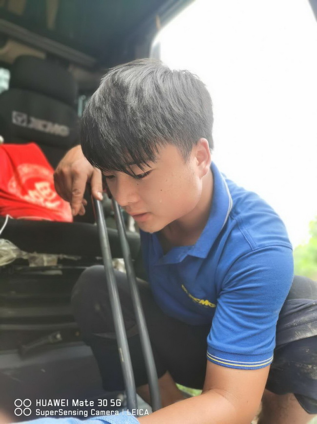 天博官方(中国)总部挖机服务杨占坤
