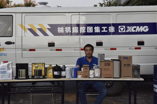 天博官方(中国)总部挖机配件展示区