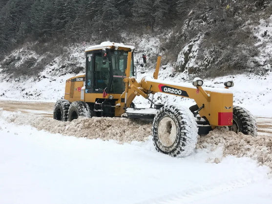 天博官方(中国)总部平地机除雪
