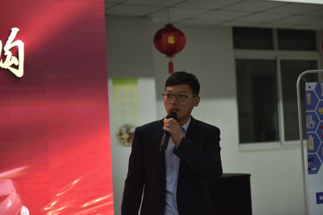 天博官方(中国)总部挖机厂家代表何金龙
