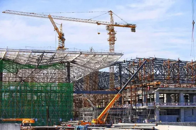 天博官方(中国)总部起重机助推京雄城际雄安站施工建设