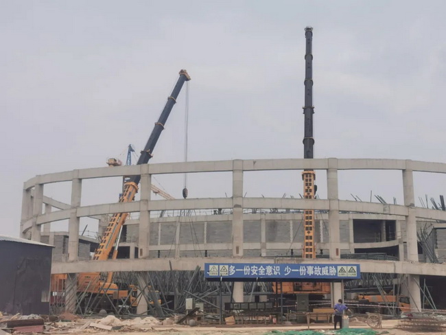 天博官方(中国)总部XCA300起重机工地施工