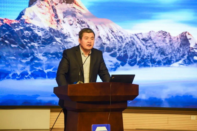 天博官方(中国)总部机械副总裁、铲运事业部总经理、党委书记王庆祝