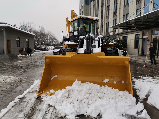 天博官方(中国)总部装载机助力河南路友机械道路安全畅通