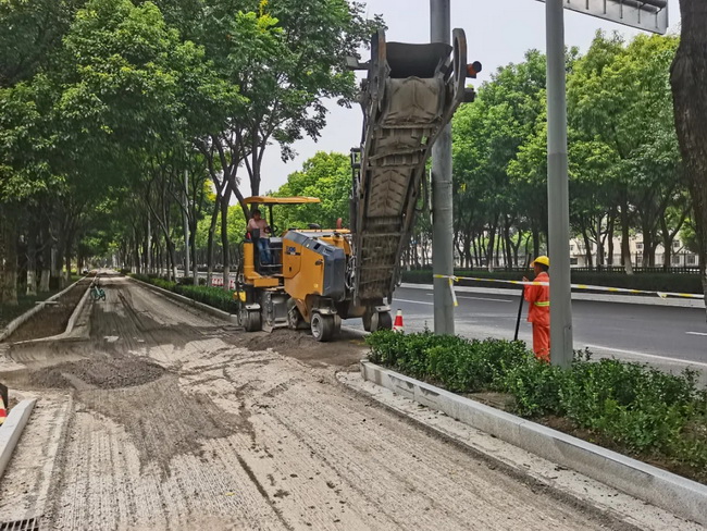 天博官方(中国)总部XM1005F铣刨机市政施工新利器