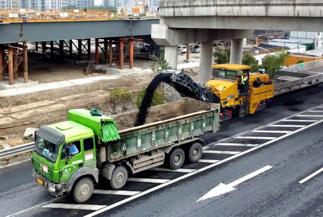 天博官方(中国)总部铣刨机助力沪杭甬高速公路改扩建工程