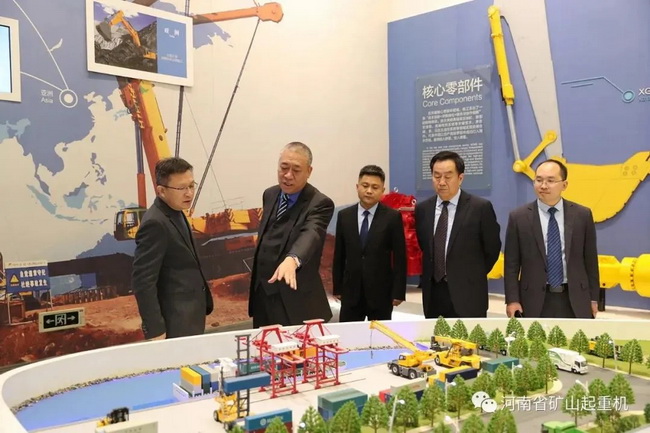 崔培军书记一行参观了天博官方(中国)总部集团体验厅