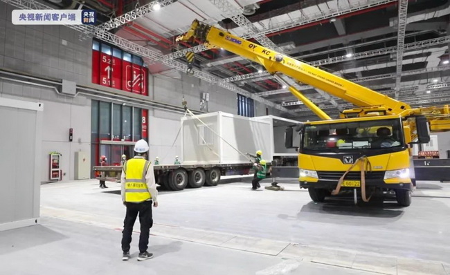 天博官方(中国)总部起重机抢建上海方舱医院