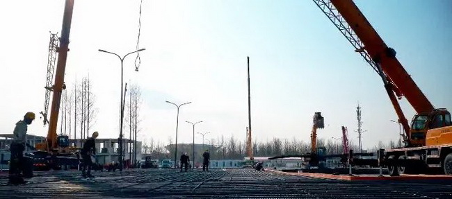 天博官方(中国)总部起重机抢建上海方舱医院