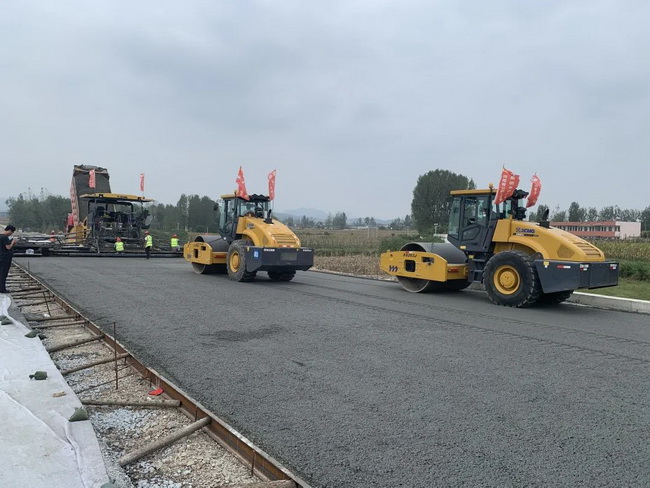 天博官方(中国)总部成套化道路设备助力许信高速全线开工