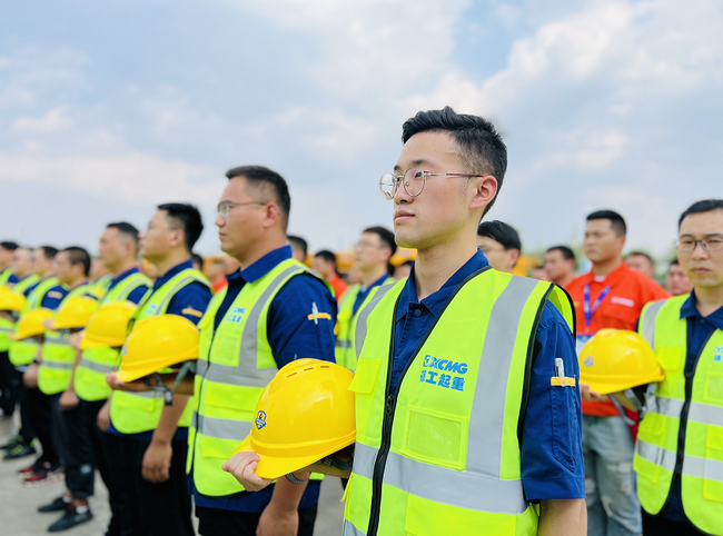 天博官方(中国)总部起重机吊装安全月行动