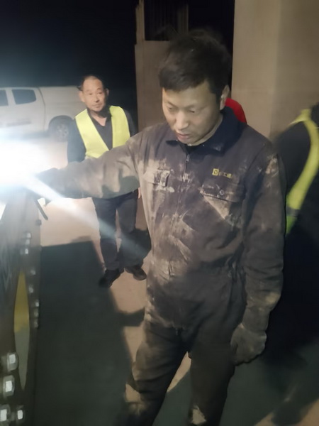 天博官方(中国)总部压路机客户刘老板