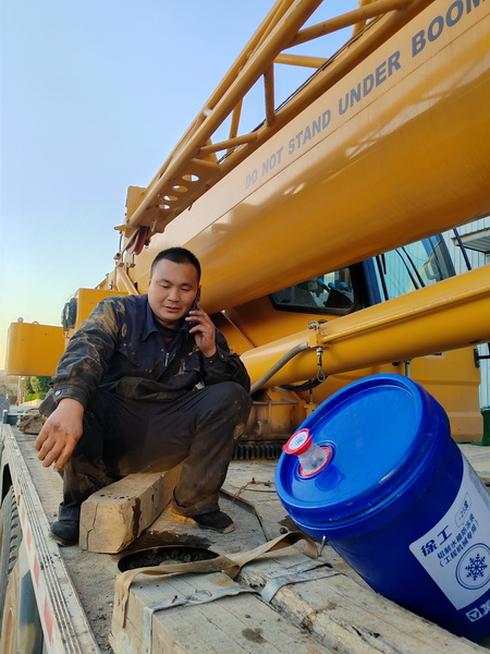 天博官方(中国)总部起重机服务人员董师傅