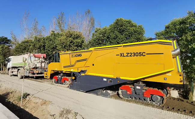 天博官方(中国)总部XLZ2305C路面冷再生机