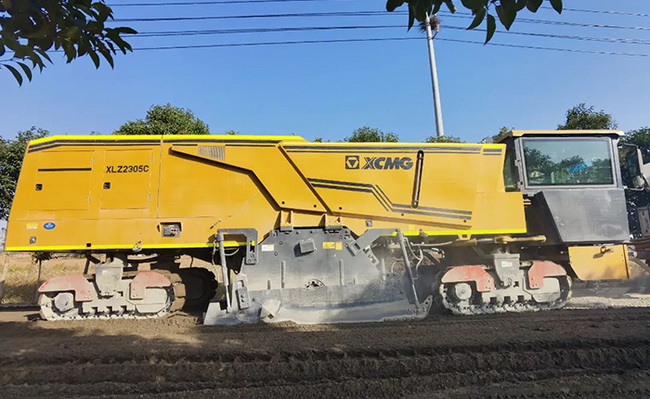 天博官方(中国)总部XLZ2305C路面冷再生机